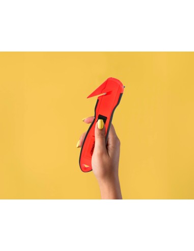 CUTER Q-CON.PLASTICO ANCHO SEGURIDAD EVITAR CORTES 18MM XD-G03