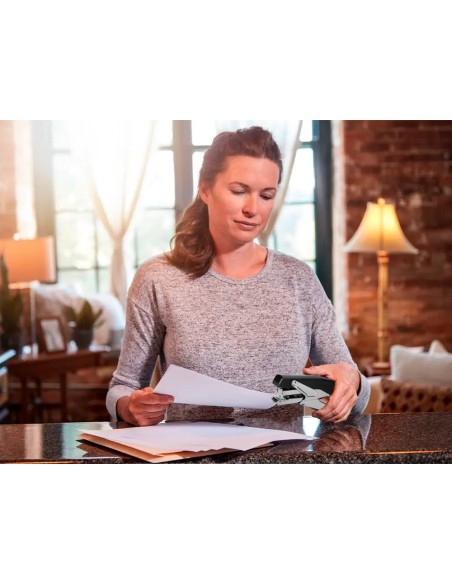 GRAPADORA Q-CON.METALIZADA,NEGRA TENAZA CAP.25 H.GRAPAS 24/6,26/6