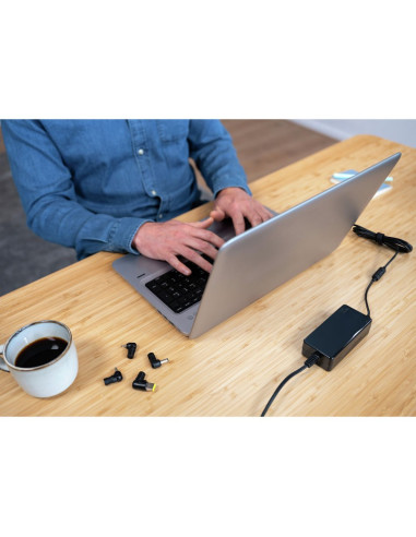 ADAPTADOR CORRIENTE TRUST PORTATIL CHARGER 19V-70W 6 CONECTORES