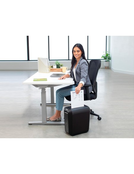 DESTRUCTORA FELLOWES LX-65 CORTE 10 H P4 GRAPAS CLIPS Y