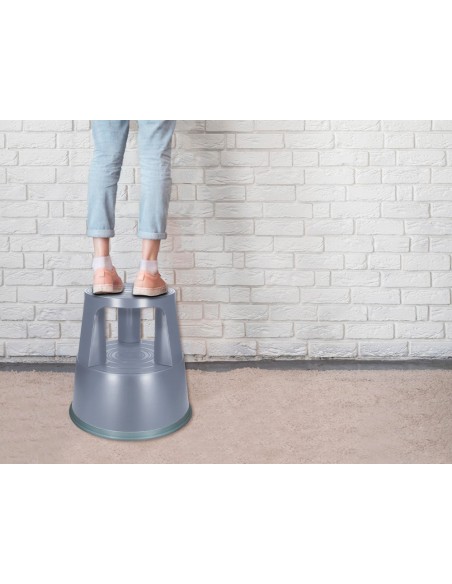 TABURETE Q-CON.RUEDAS RETR.ES TRES RUEDAS DOS NIVELES GRIS